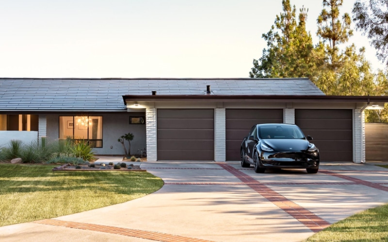 You Can Only Buy Tesla's Solar Products With The Powerwall Battery Starting Next Week