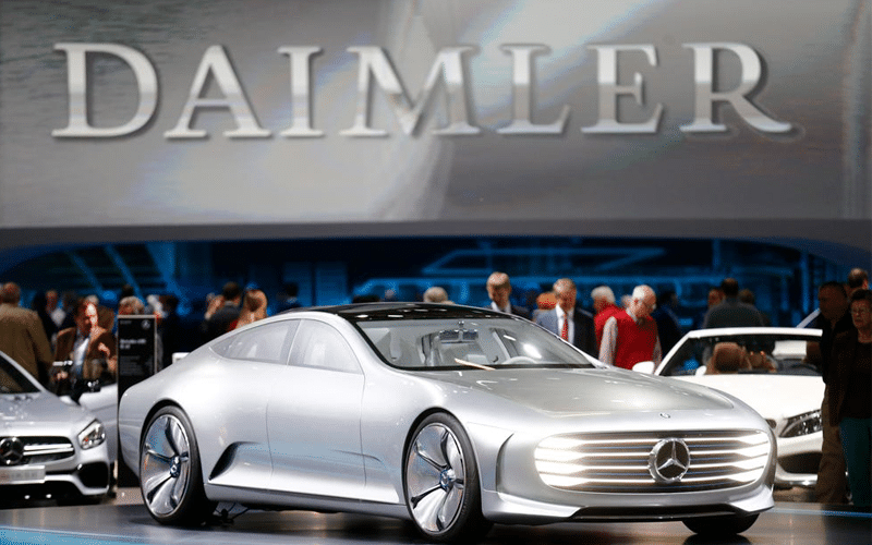 German Premium Carmaker Daimler Expects Chip Shortage to Persist on into 2022