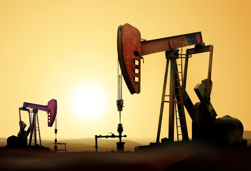 Crude Oil Analysis: Futures Fall Over 1% on Demand Concerns and Low Industrial Output