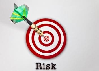 Dealing with Target Date Funds: Risks and Advantages