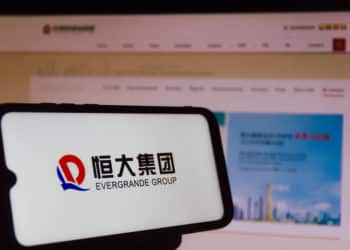 China’s Evergrande Slumps Nearly 14% After Collapse of $2.6bln Sale of Property Services Unit