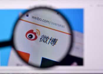 Chinese Social Media Giant Weibo’s Share Plunges 7.2% in Hong Kong Market Debut