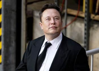 Musk Eyes Job Cuts, Hiring Freeze in Tesla