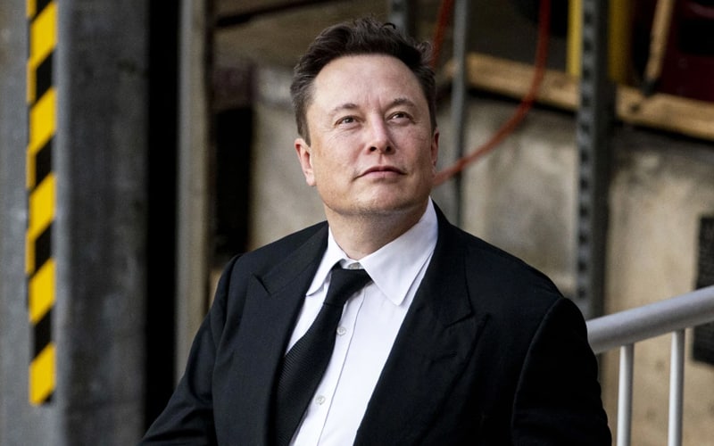 Musk Eyes Job Cuts, Hiring Freeze in Tesla